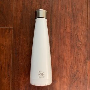 Sip by Swell beverage bottle!